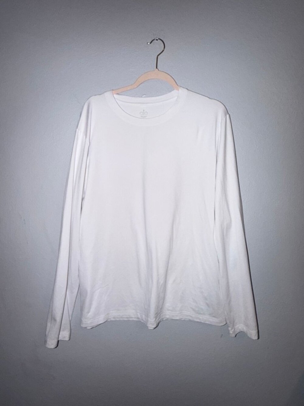 Alo Yoga long sleeve shirt